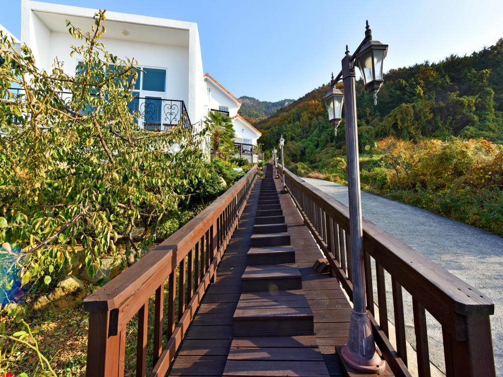Namhae Bluemare Pension Exterior foto